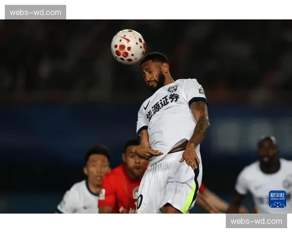 河南队1-1武汉三镇：古斯塔沃处子球绍尔推射扳平