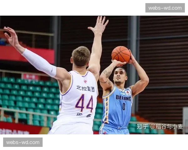 深圳外援约翰逊状态回暖 近五场比赛场均20+10